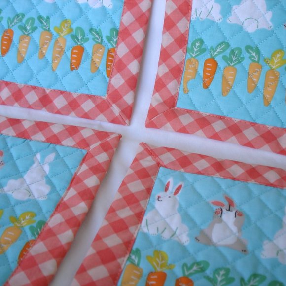 New Quilted Fabric PLACEMATS SET of 4 Bunny Easter Nature Spring Summer Rabbits - Picture 4 of 11